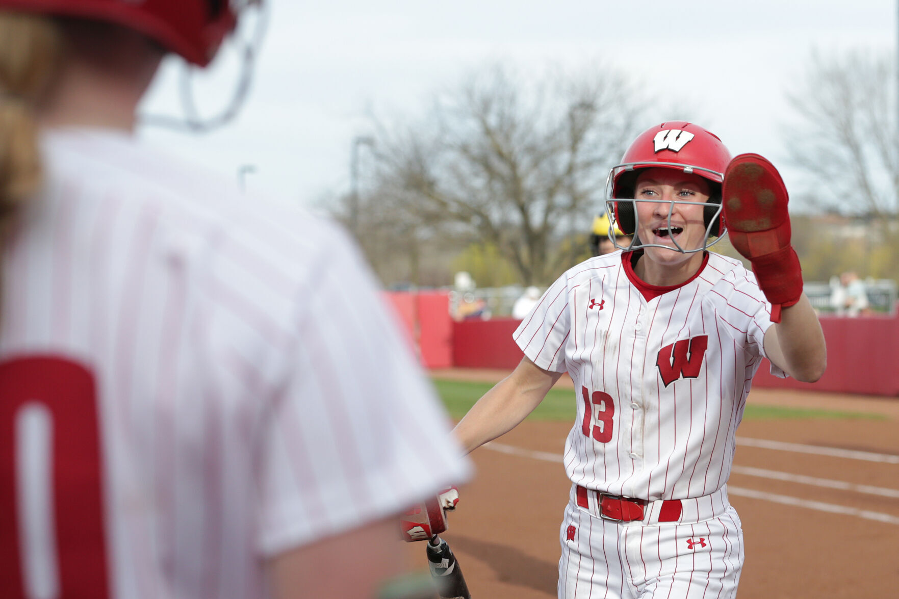050622uwsoftball14kw-05062022222525